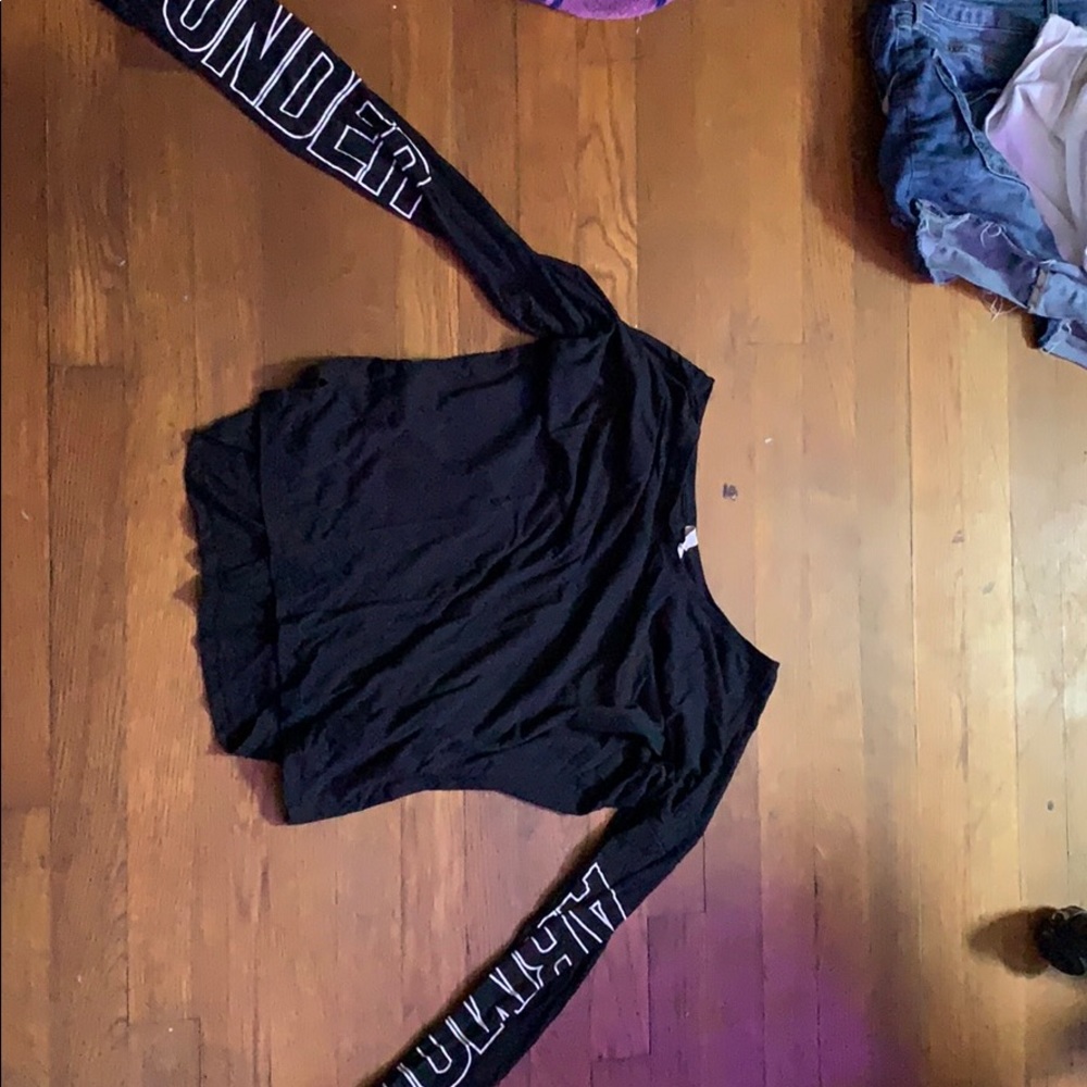 long sleeved under armour tee